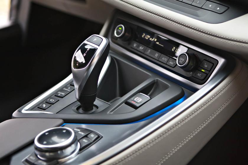 Recirculación del aire en el climatizador del coche: para qué sirve y cuándo usarlo
