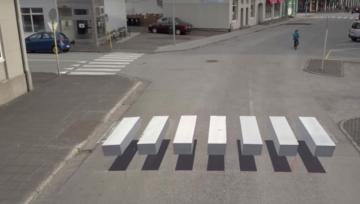 El extraño efecto visual de un paso de cebra que hace a los conductores reducir la velocidad