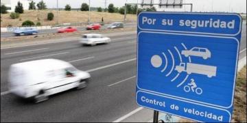 La Guardia Civil alerta a los conductores con prisa contra la estafa de la multa del radar